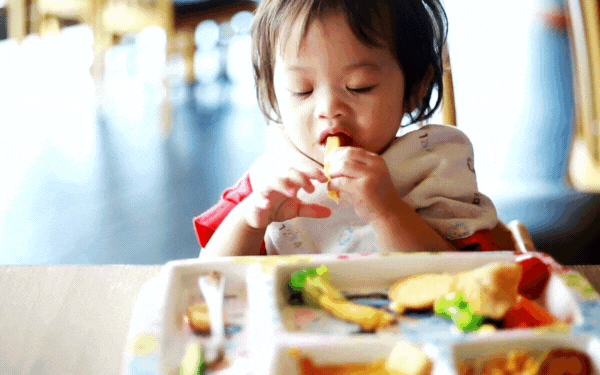 baby eating